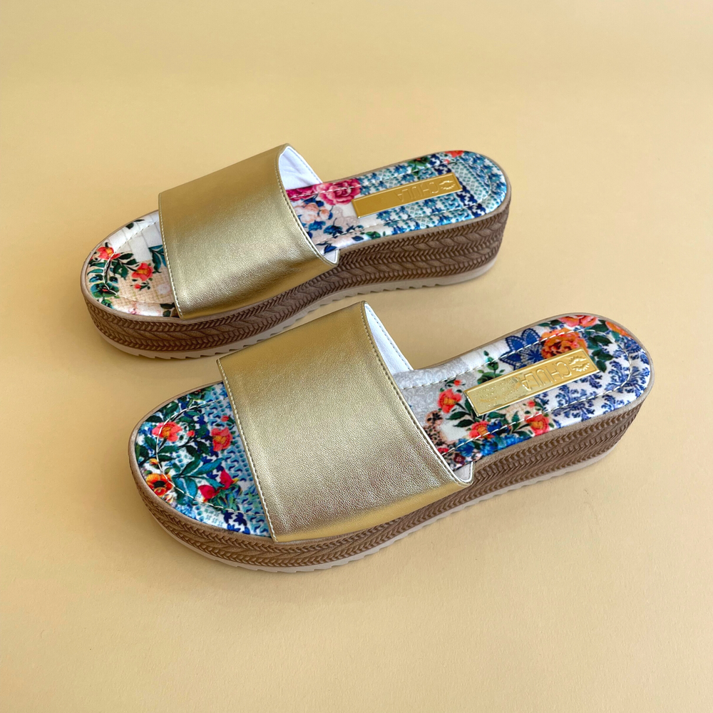 
            
                Load image into Gallery viewer, Antigua Platform Slide sandal
            
        